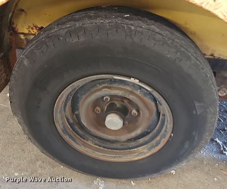 image for item NT9752 1987 Blue Diamond  utility trailer