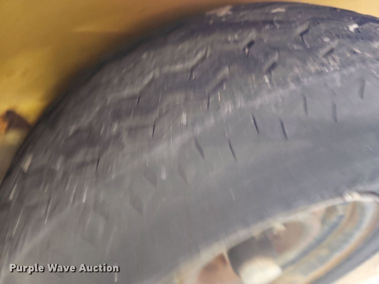 image for item NT9752 1987 Blue Diamond  utility trailer