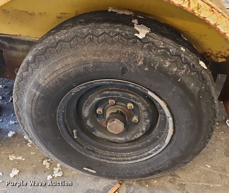 image for item NT9752 1987 Blue Diamond  utility trailer