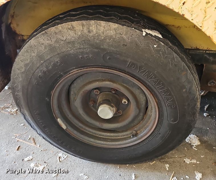 image for item NT9752 1987 Blue Diamond  utility trailer