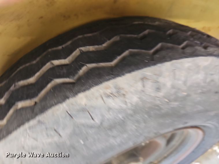 image for item NT9752 1987 Blue Diamond  utility trailer