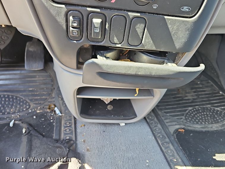 image for item NT9754 1998 Ford Windstar  van