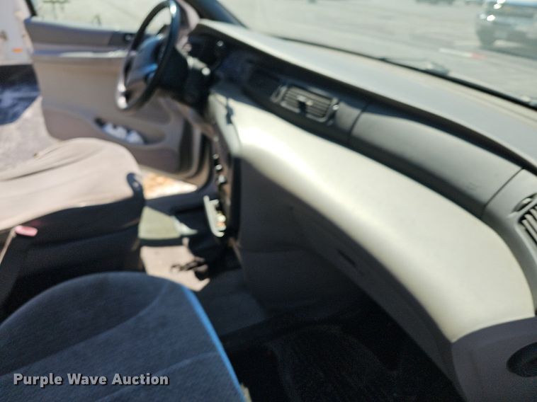 image for item NT9754 1998 Ford Windstar  van