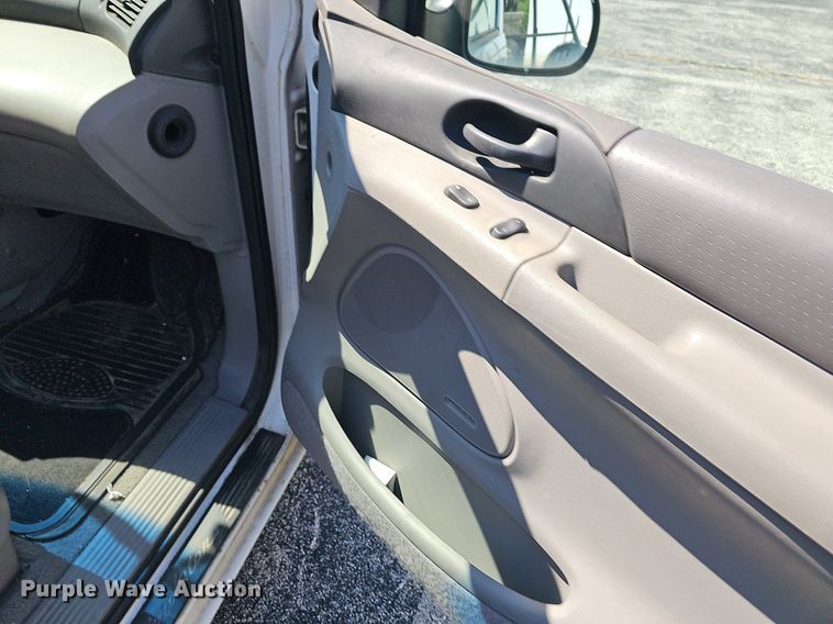 image for item NT9754 1998 Ford Windstar  van