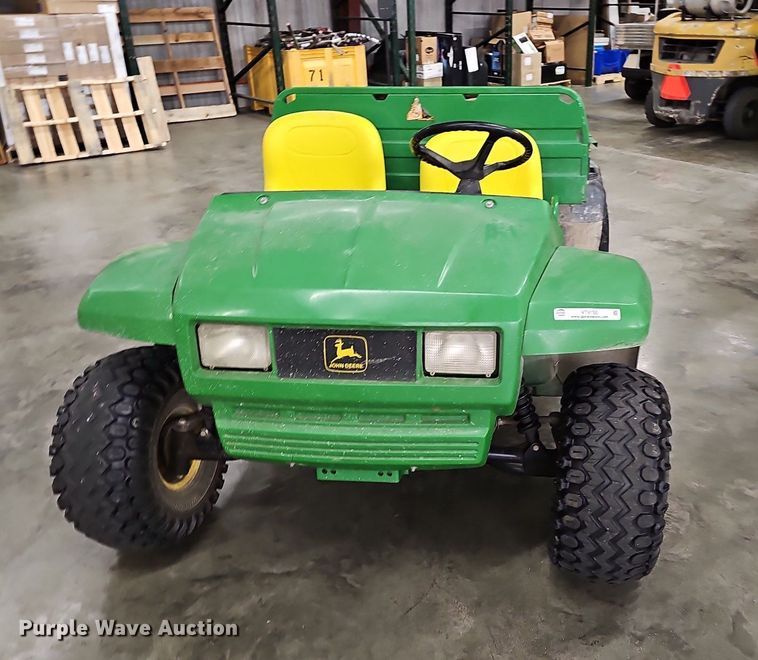 image for item NT9755 2001 John Deere Gator 4x2  utility vehicle