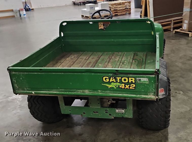 image for item NT9755 2001 John Deere Gator 4x2  utility vehicle