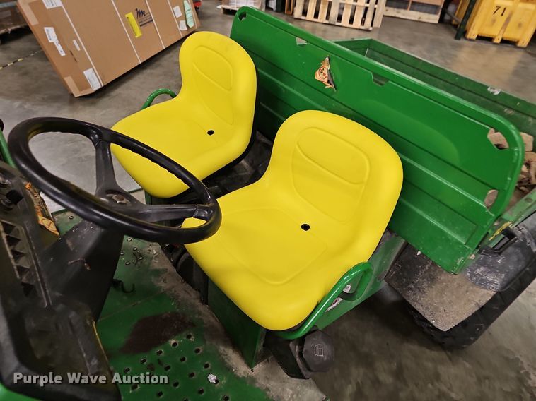 image for item NT9755 2001 John Deere Gator 4x2  utility vehicle