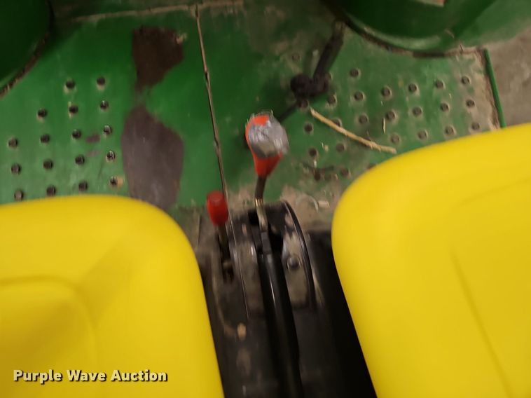 image for item NT9755 2001 John Deere Gator 4x2  utility vehicle