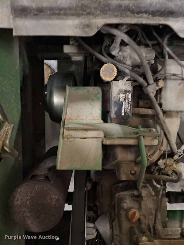 image for item NT9755 2001 John Deere Gator 4x2  utility vehicle