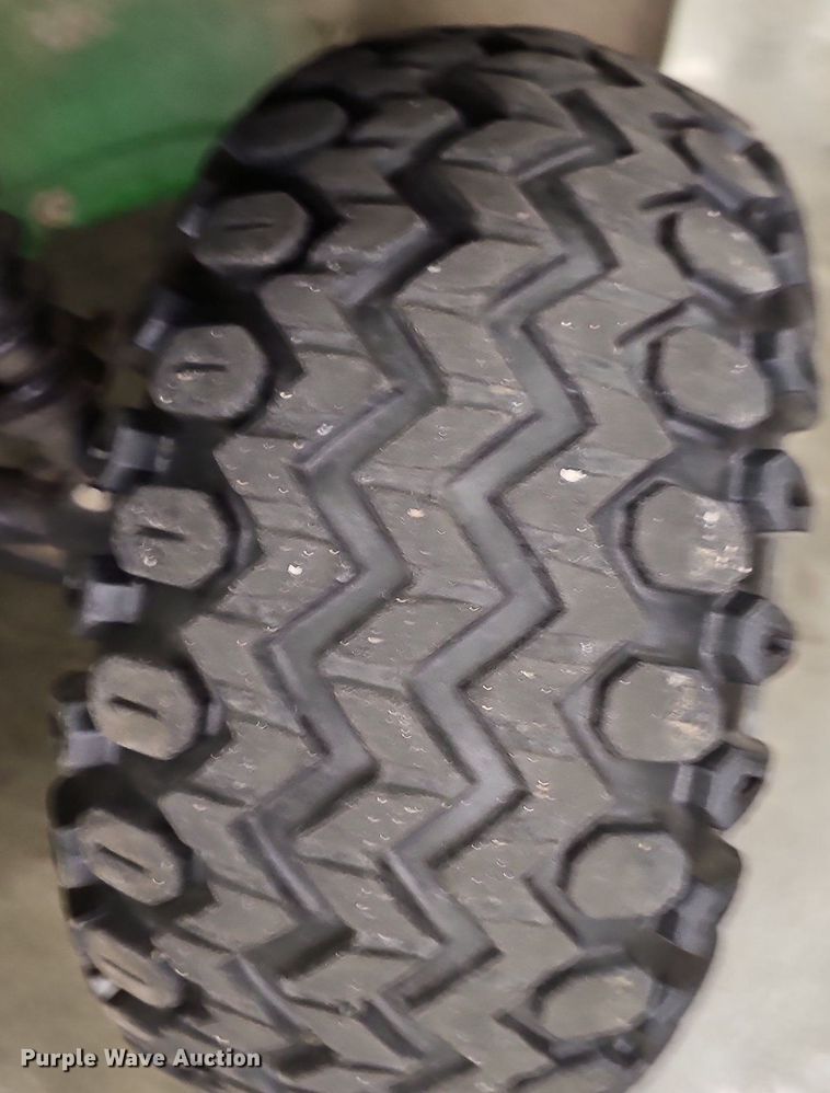 image for item NT9755 2001 John Deere Gator 4x2  utility vehicle