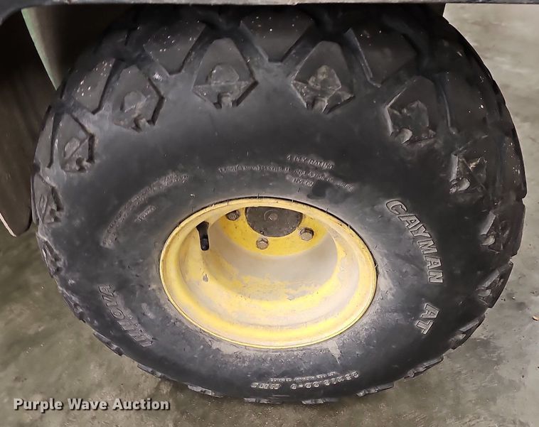 image for item NT9755 2001 John Deere Gator 4x2  utility vehicle