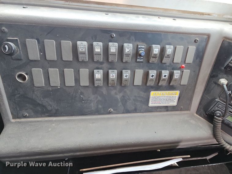 image for item NT9756 2005 Freightliner FS65  school bus