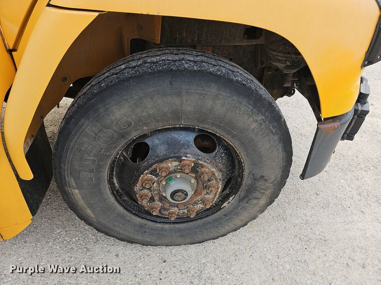 image for item NT9756 2005 Freightliner FS65  school bus