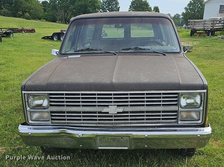 image for item NT9757 1984  Chevrolet Suburban  SUV