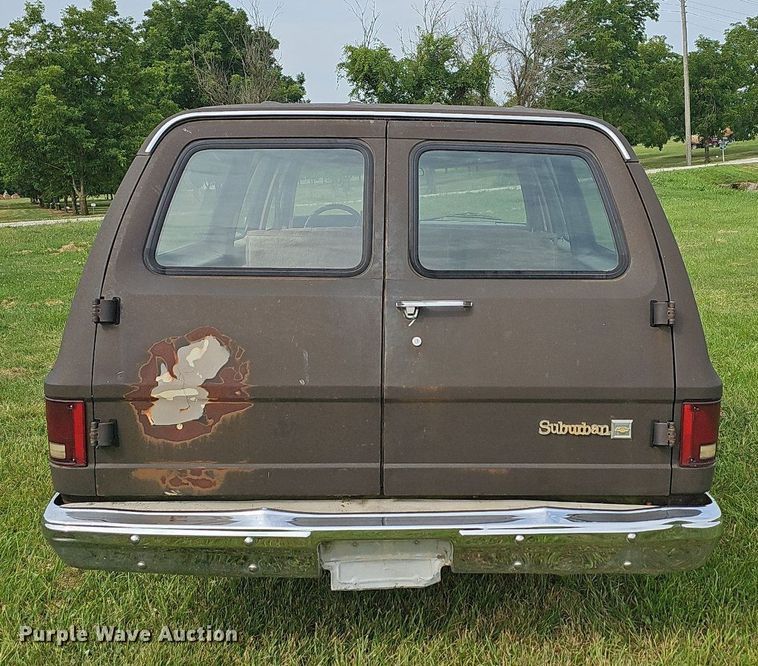 image for item NT9757 1984  Chevrolet Suburban  SUV