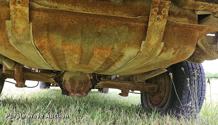 image for item NT9757 1984  Chevrolet Suburban  SUV