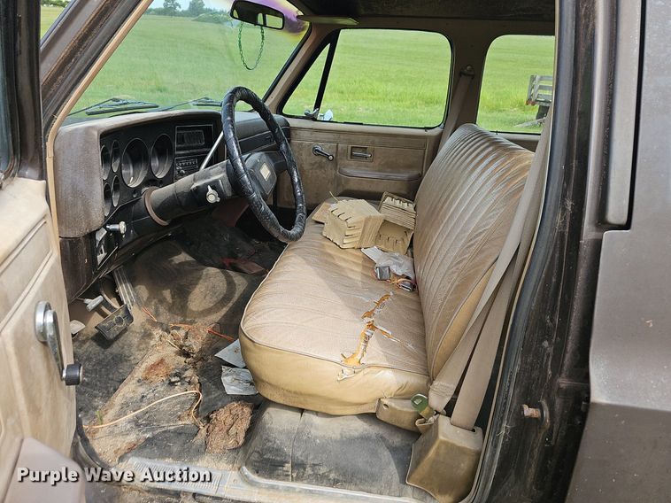 image for item NT9757 1984  Chevrolet Suburban  SUV