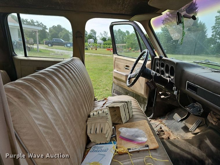 image for item NT9757 1984  Chevrolet Suburban  SUV