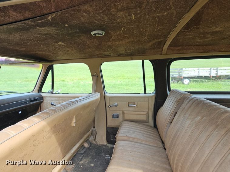 image for item NT9757 1984  Chevrolet Suburban  SUV