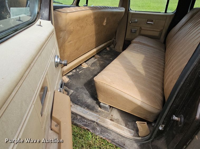 image for item NT9757 1984  Chevrolet Suburban  SUV