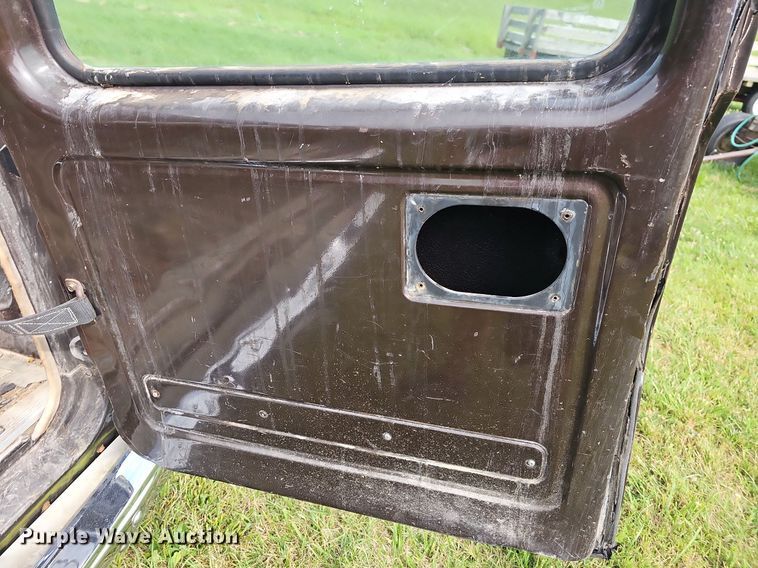 image for item NT9757 1984  Chevrolet Suburban  SUV