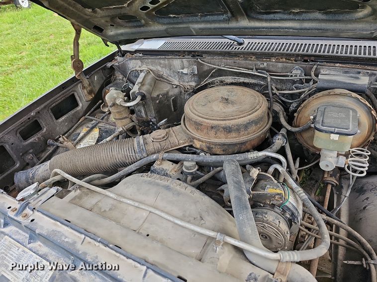 image for item NT9757 1984  Chevrolet Suburban  SUV