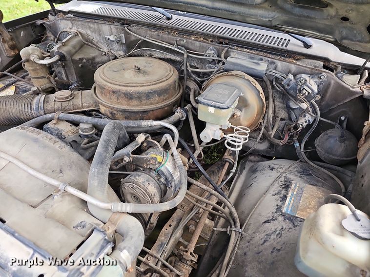 image for item NT9757 1984  Chevrolet Suburban  SUV