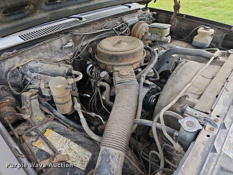 image for item NT9757 1984  Chevrolet Suburban  SUV