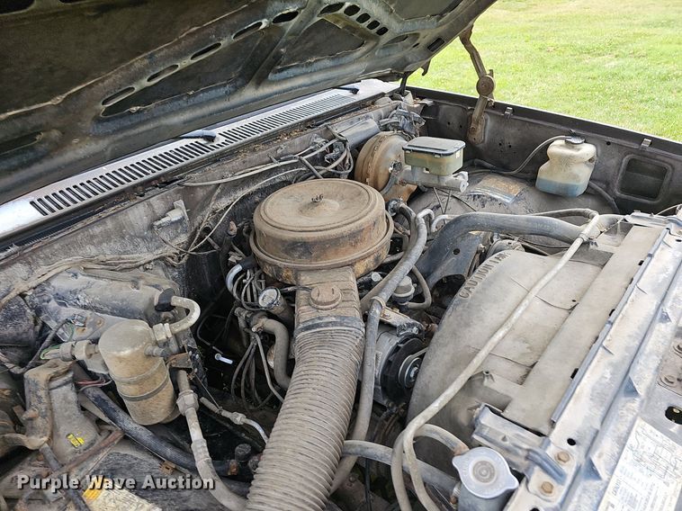 image for item NT9757 1984  Chevrolet Suburban  SUV