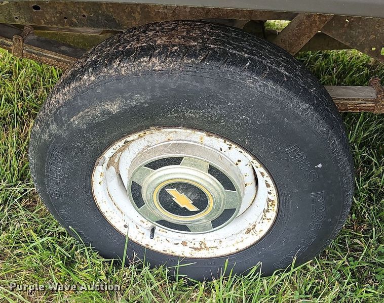 image for item NT9757 1984  Chevrolet Suburban  SUV