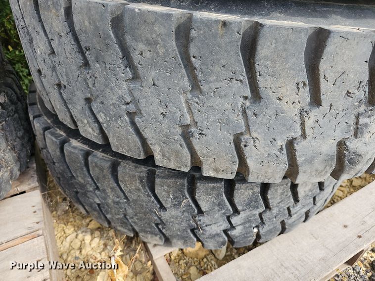 image for item NU9001 (11) tires and wheels