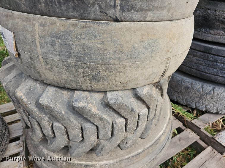 image for item NU9002 (12) tires