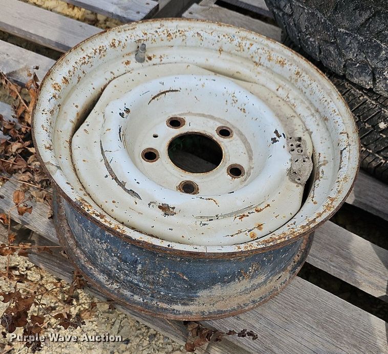 image for item NU9002 (12) tires