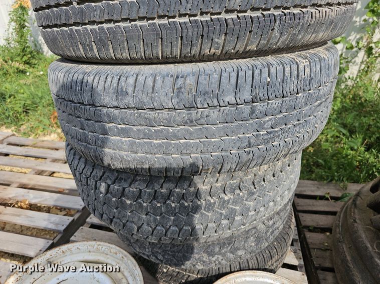 image for item NU9002 (12) tires