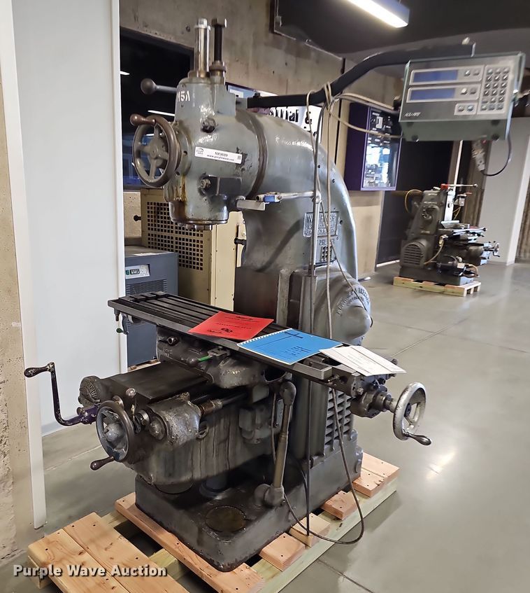 image for item NX9689 Milwaukee 2HL  milling machine