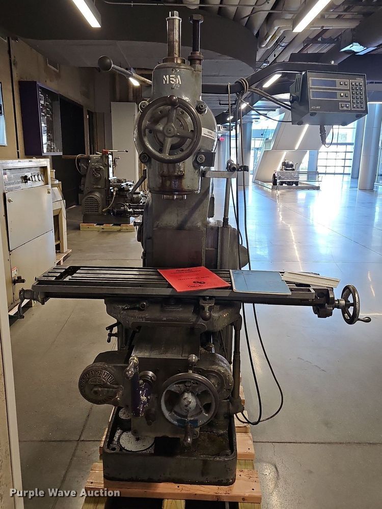 image for item NX9689 Milwaukee 2HL  milling machine