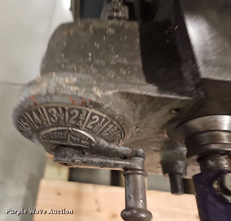 image for item NX9689 Milwaukee 2HL  milling machine