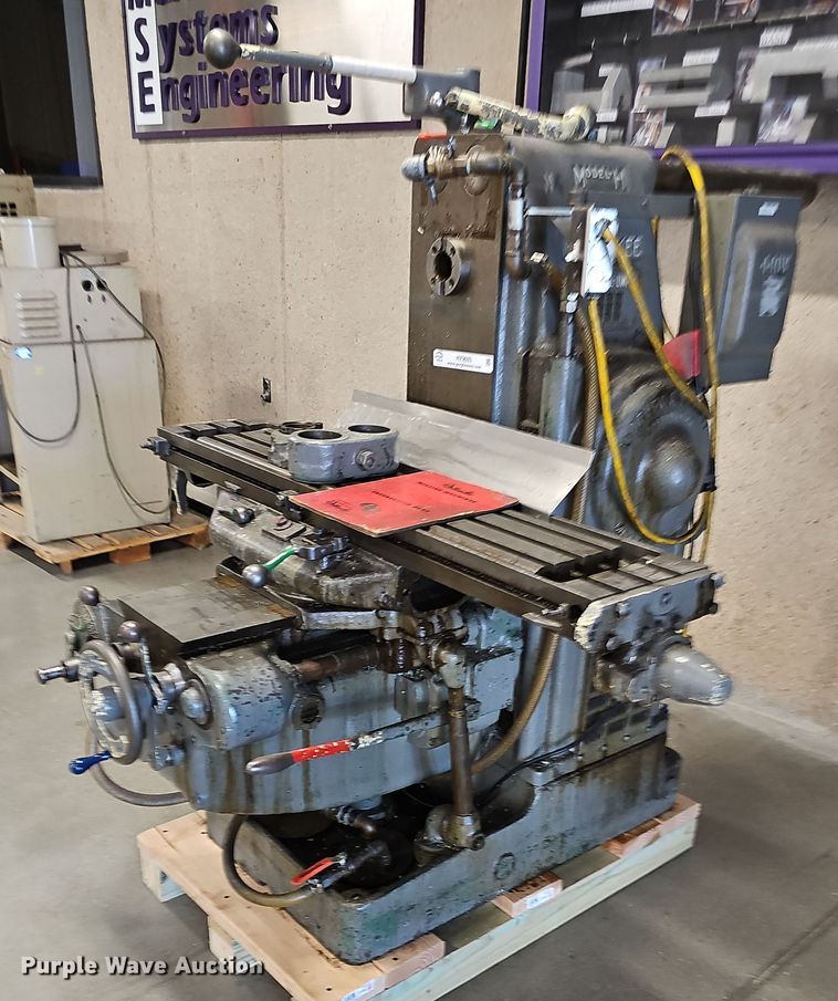 Milwaukee 2HL milling machine in Manhattan, KS Item NX9693 sold