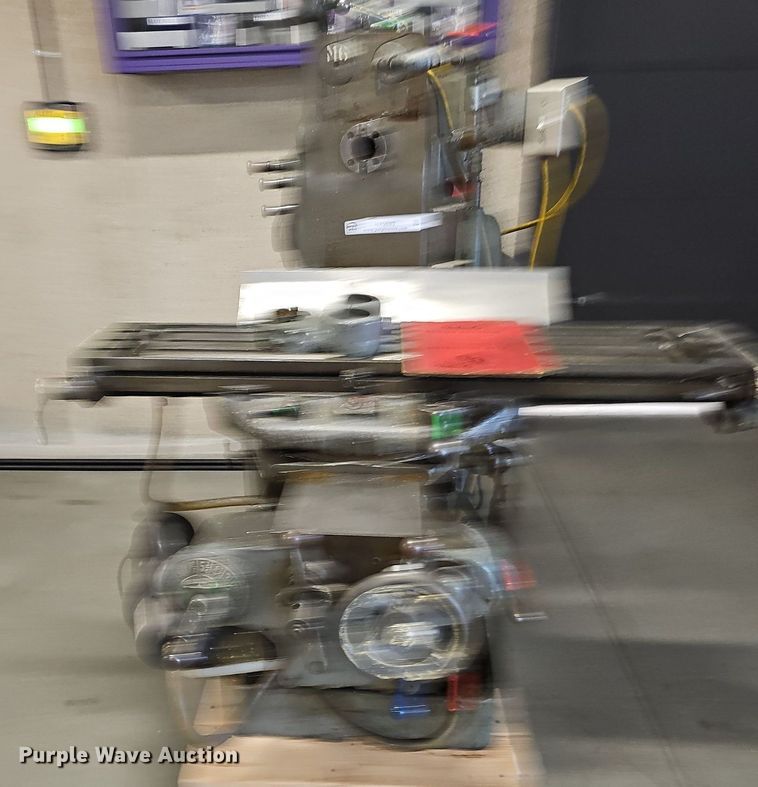 image for item NX9693 Milwaukee 2HL  milling machine