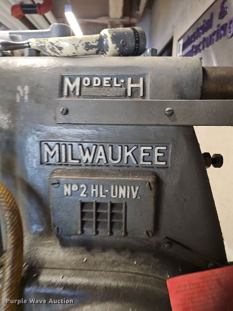 image for item NX9693 Milwaukee 2HL  milling machine