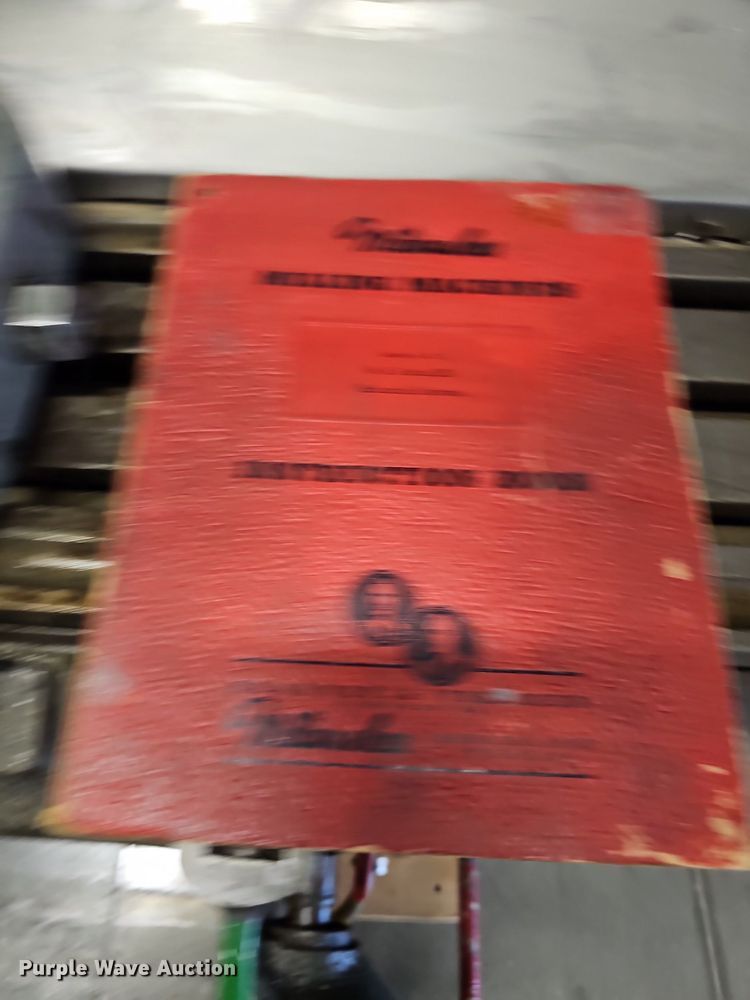 image for item NX9693 Milwaukee 2HL  milling machine