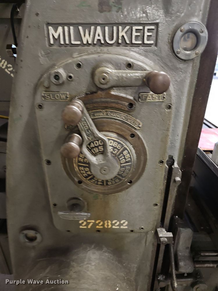 image for item NX9693 Milwaukee 2HL  milling machine