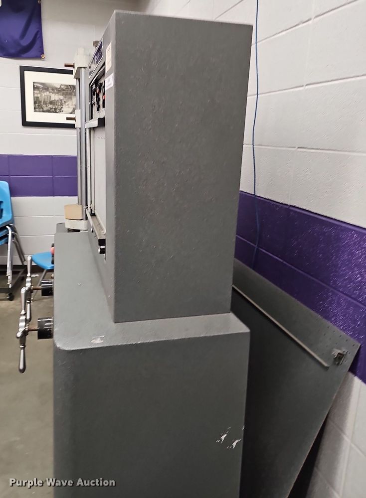 image for item NX9694 Tinius Olsen  testing machine