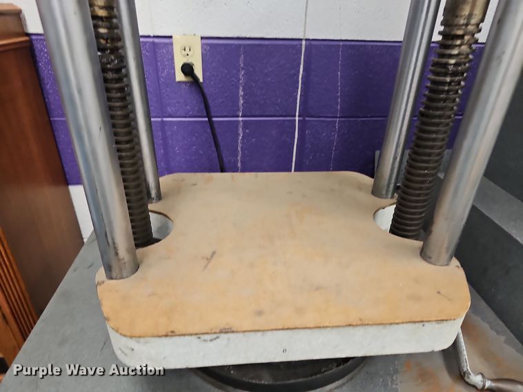 image for item NX9694 Tinius Olsen  testing machine