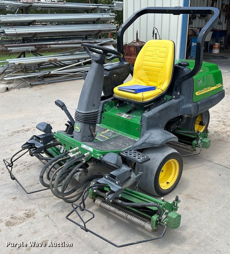 image for item NY9199 2006 John  Deere 2500A  reel mower