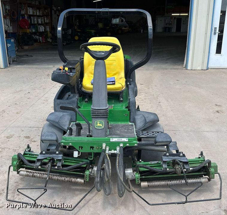 image for item NY9199 2006 John  Deere 2500A  reel mower