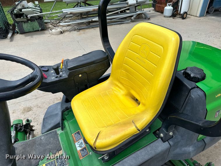 image for item NY9199 2006 John  Deere 2500A  reel mower