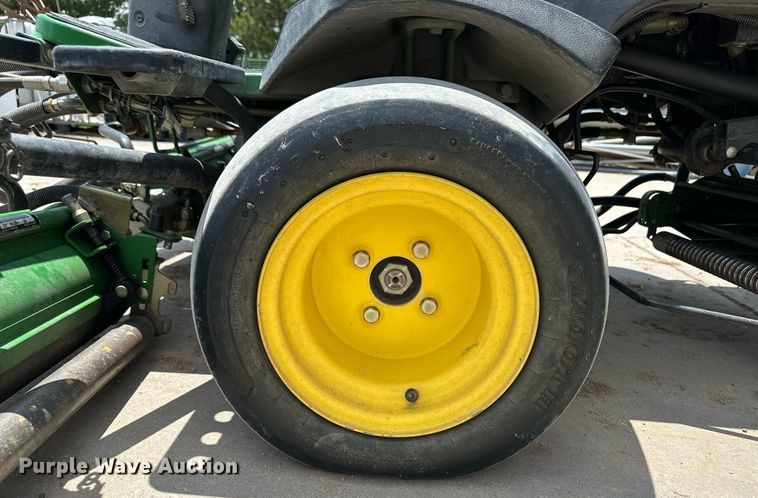 image for item NY9199 2006 John  Deere 2500A  reel mower