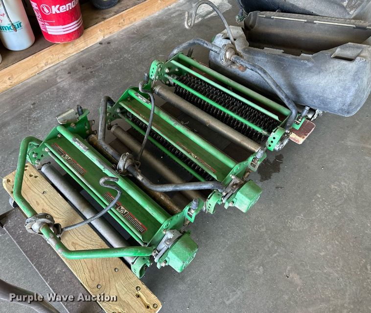 image for item NY9199 2006 John  Deere 2500A  reel mower