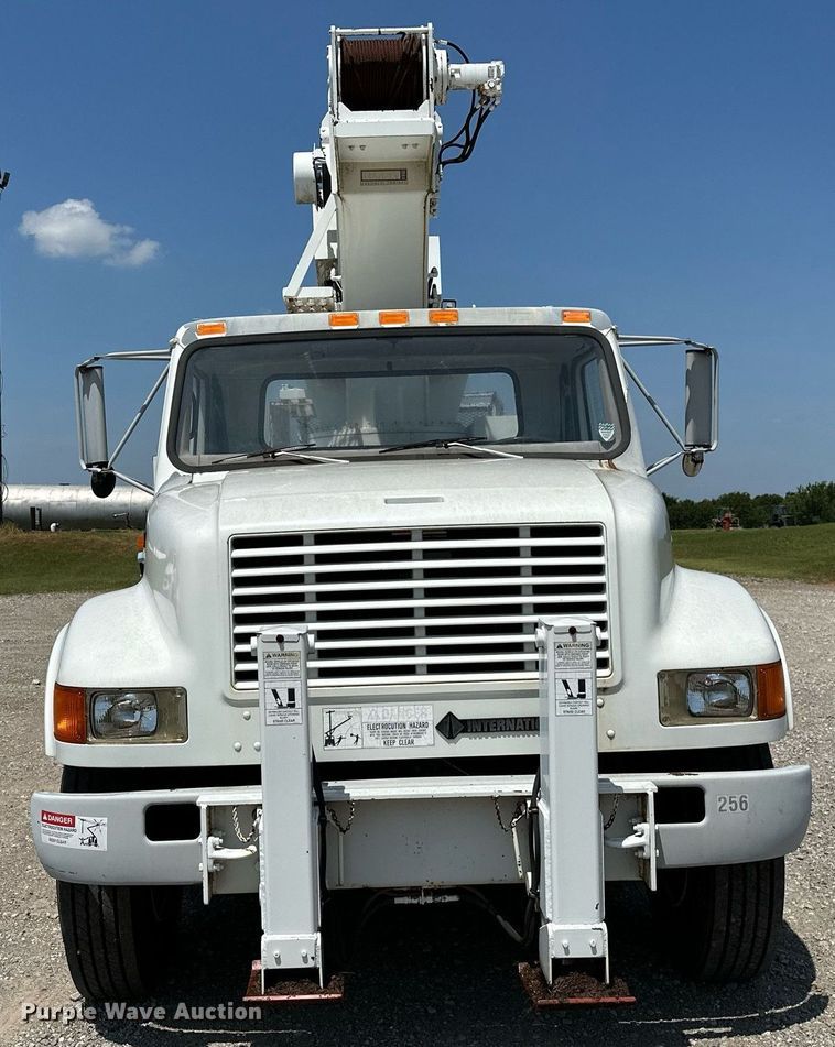 image for item OG9131 1997 International 4900  crane truck